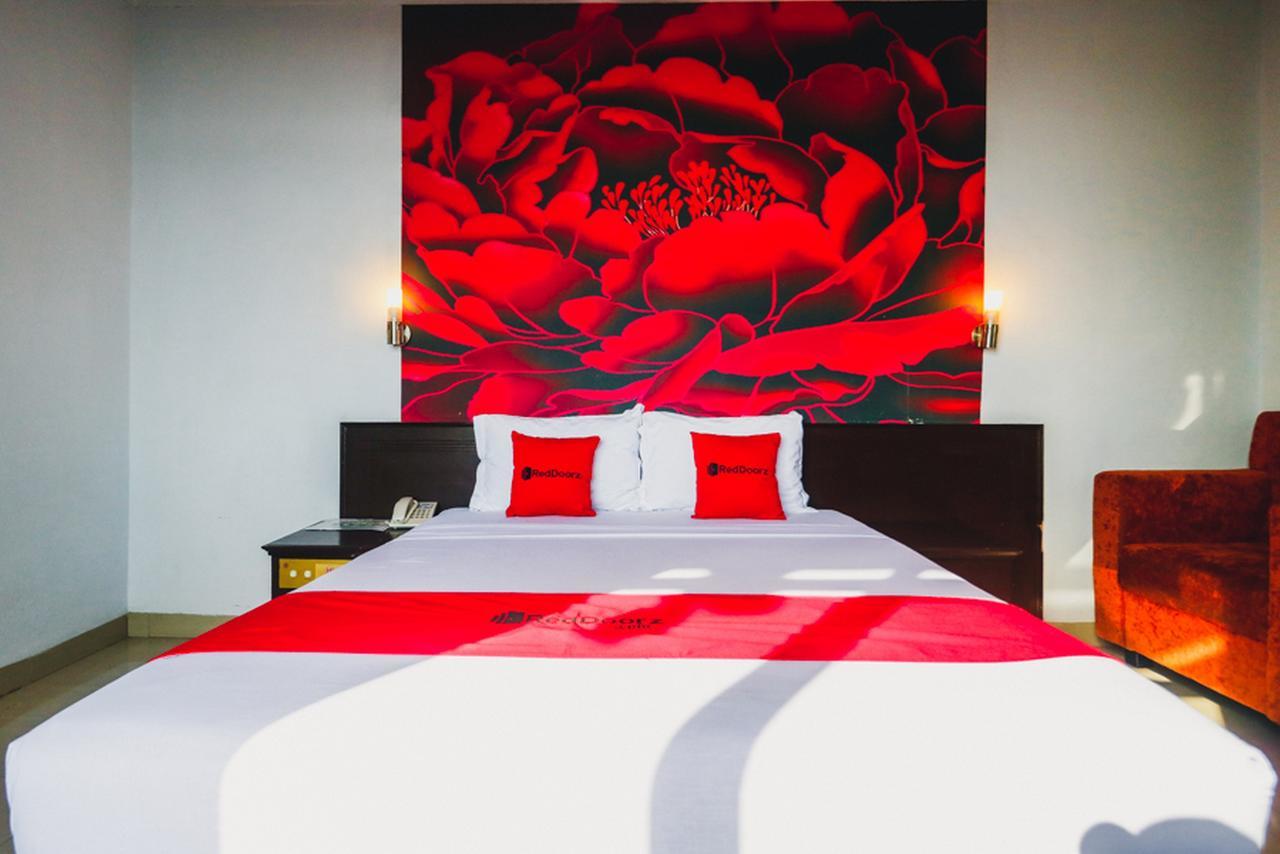Reddoorz Plus Near Mall Ratu Indah 2 Makassar Dış mekan fotoğraf
